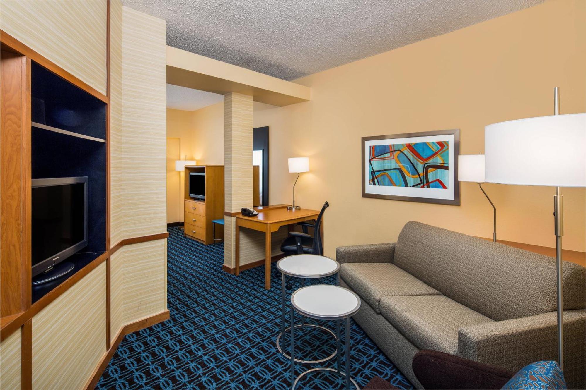 Fairfield Inn & Suites By Marriott San Antonio Airport/North Star Mall Exterior photo